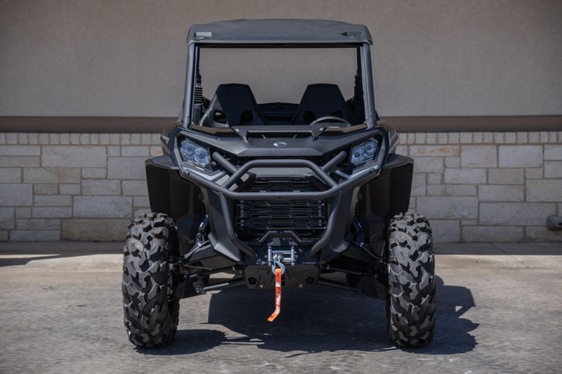 2025 Can-Am COMMANDER XT 700 TRIPLE BLACKImage 8