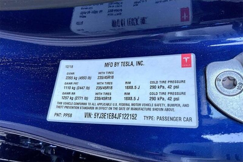 2018 Tesla Model 3 Long RangeImage 32