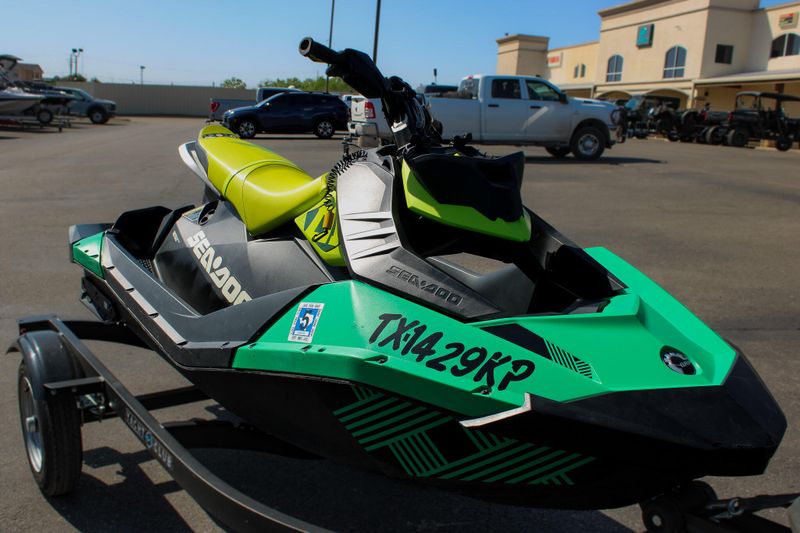 2021 SEADOO SPARK 3 UP GREEN Image 16