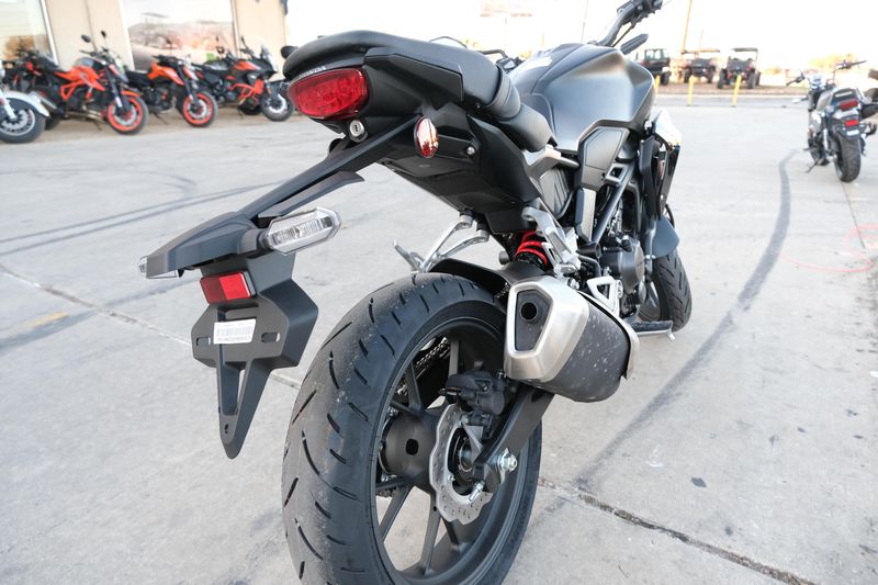 2025 Honda CB300R ABS MATTE BLACK METALLICImage 17