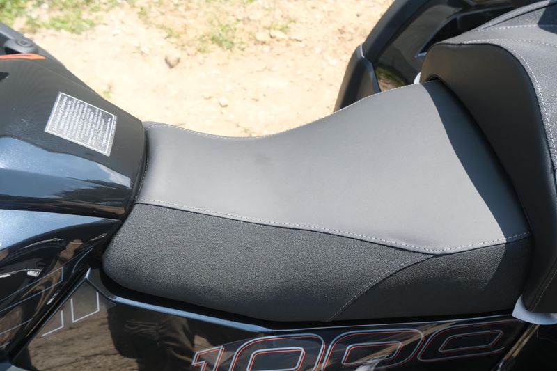 2025 CFMOTO CFORCE 1000 TOURING ZIRCON BLACK Image 13