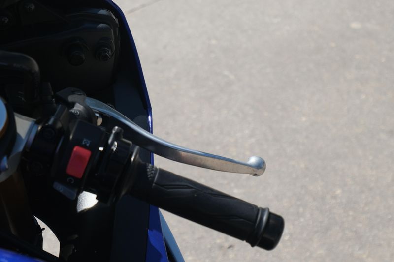 Used 2016 Yamaha YZFR6 BLUE AND SILVER Image 15