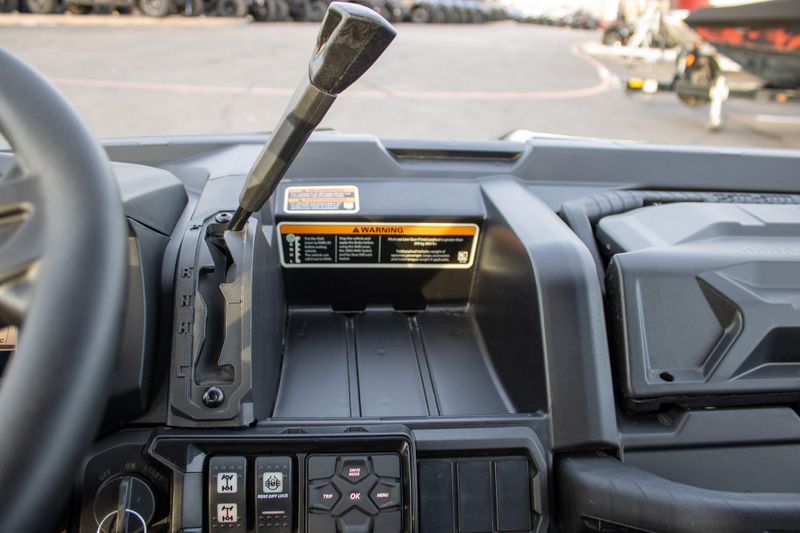 NEW 2026 CAN-AM DEFENDER MAX XT HD9 Image 22