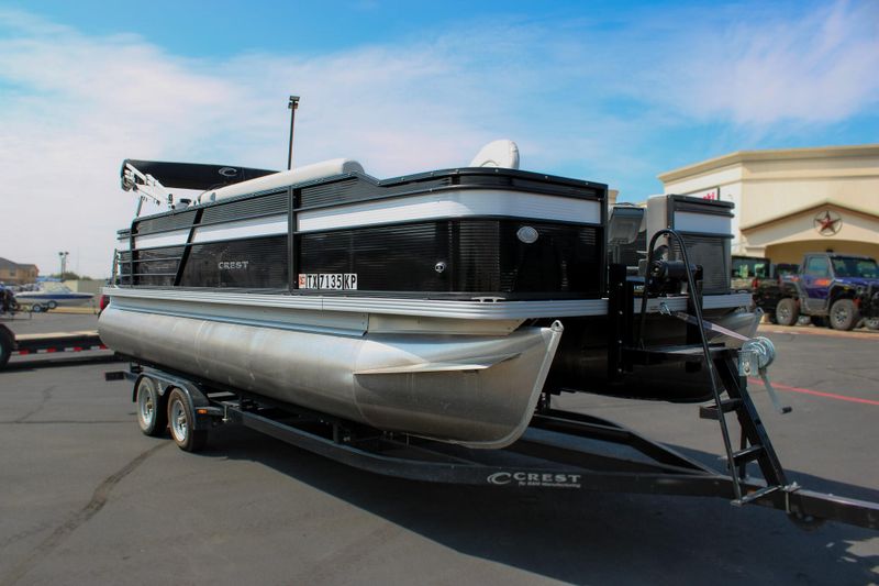 USED 2022 CREST CLASSIC FISH 220 C4 Image 6