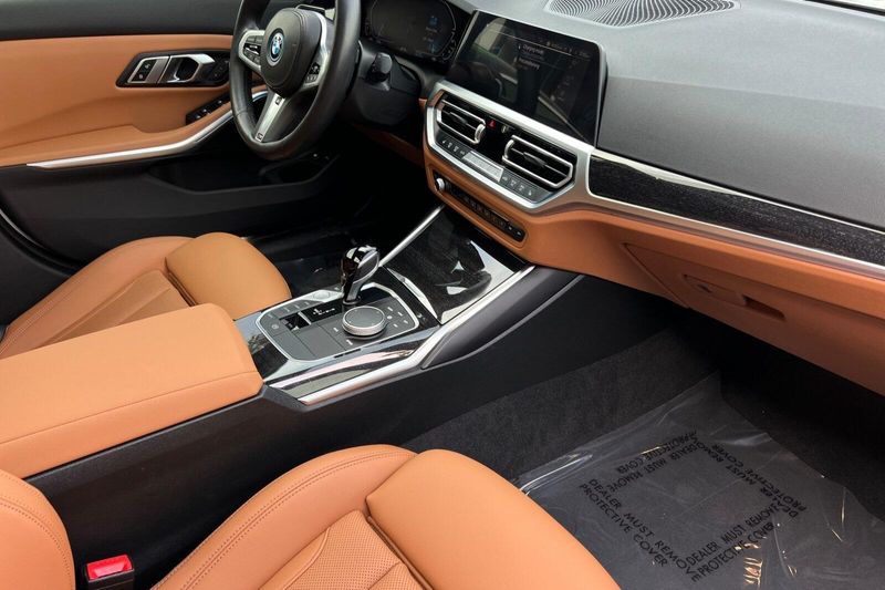 2022 BMW 3 Series 330e iPerformanceImage 12