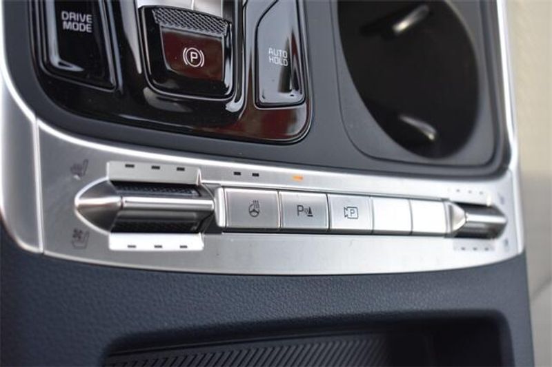 2025 Kia Carnival SX PrestigeImage 27