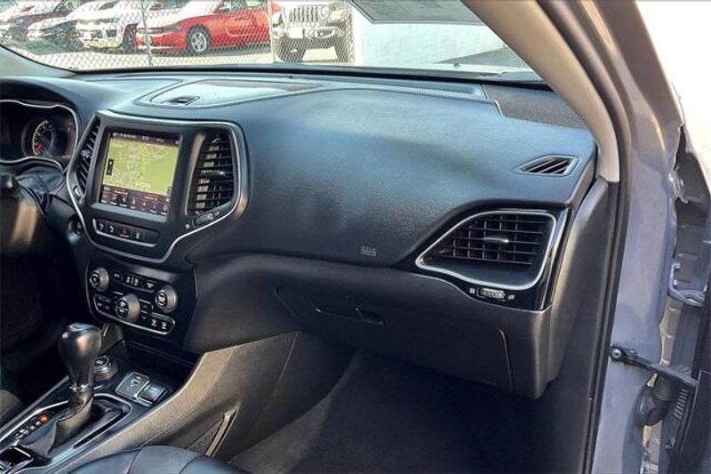 Used 2023 Jeep Cherokee AltitudeImage 16