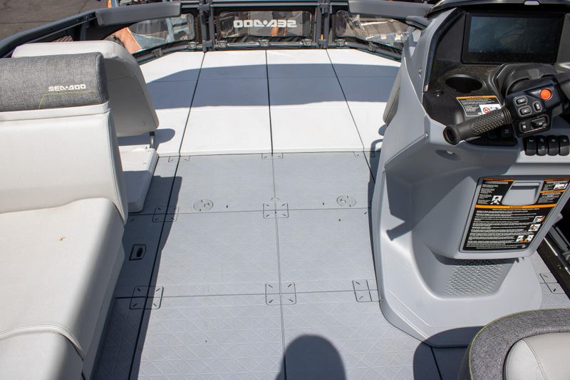 NEW 2026 SEADOO SWITCH SPORT 18 300HP TECH PACKAGE WITH PAINTED TRAILER Image 11