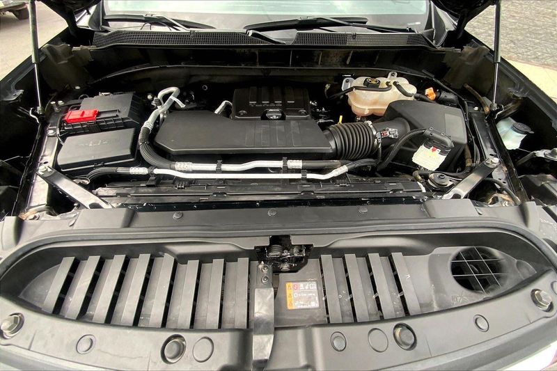 2023 Chevrolet Silverado 1500 LT photo 7