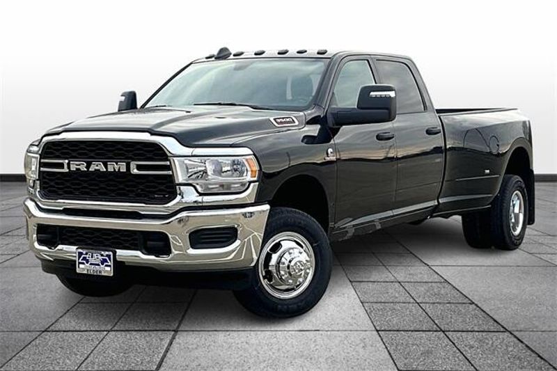 2024 RAM 3500 Tradesman Crew Cab 4x4 8