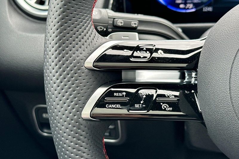 2024 Mercedes-Benz EQB 300Image 27