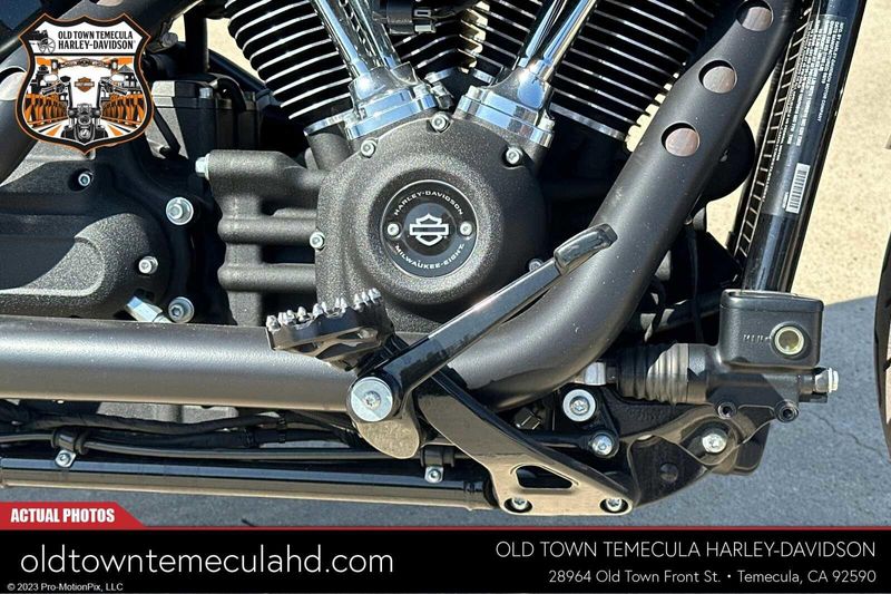 2020 Harley-Davidson Softail in a Black exterior color. BMW Motorcycles of Temecula – Southern California (951) 506-6903 bmwmotorcyclesoftemecula.com 