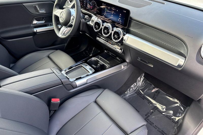 New 2026 Mercedes-Benz GLB 250Image 13
