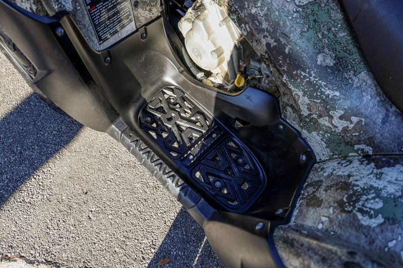 USED 2024 KAWASAKI BRUTE FORCE  750 EPS LE CAMO Image 18