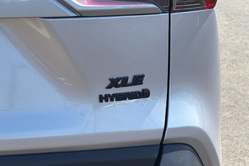 Used 2024 Toyota RAV4 Hybrid XLE PremiumImage 24