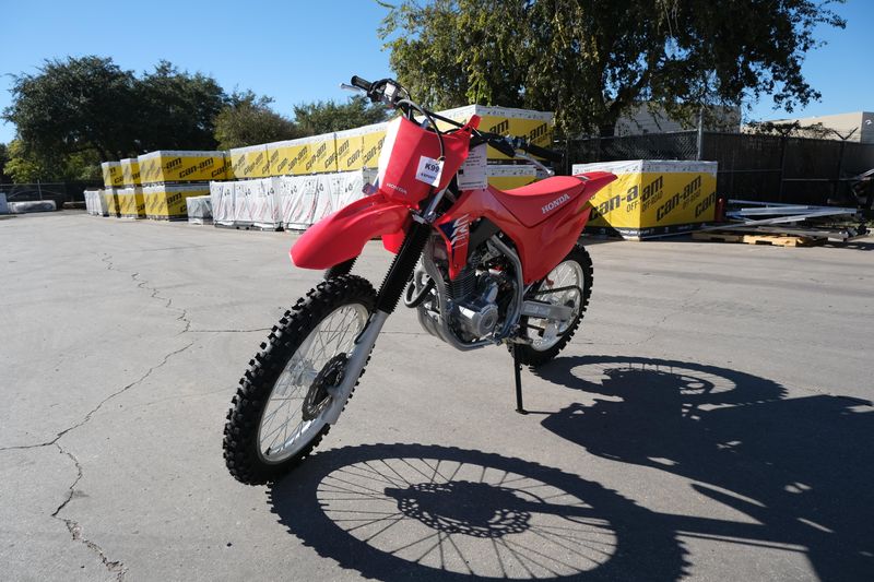 2025 Honda CRF 250F REDImage 16