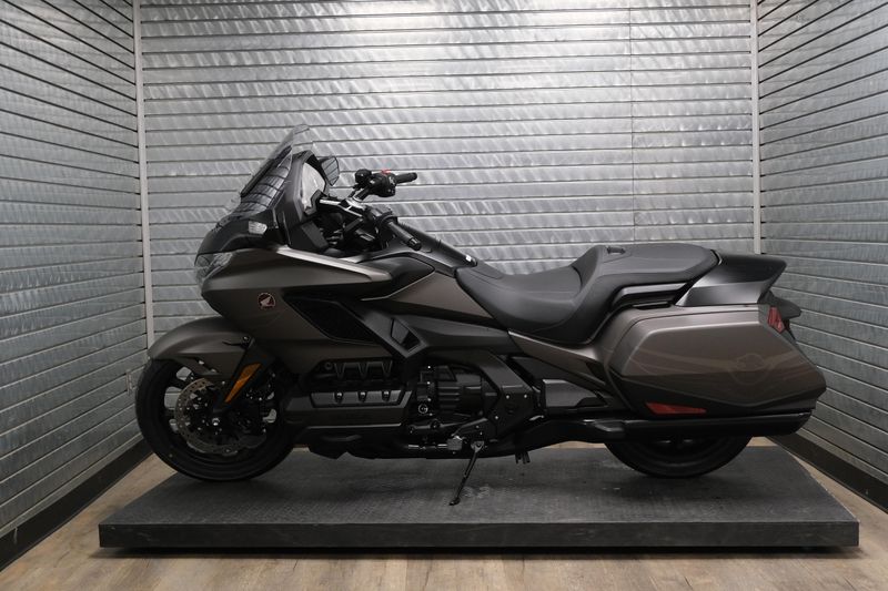 NEW 2026 HONDA GOLDWING AUTOMATIC DCT Image 6