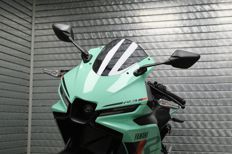 NEW 2026 YAMAHA YZFR3 ABS Image 9