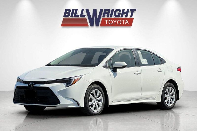 New 2027 Toyota Corolla Hybrid LEImage 7