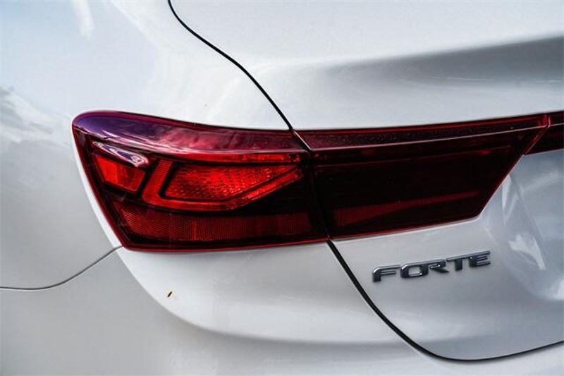 2023 Kia Forte LXSImage 9