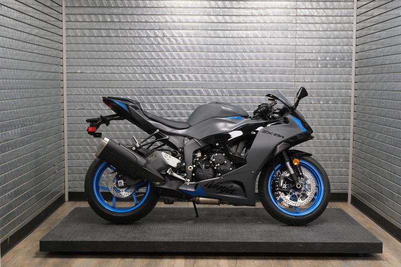 USED 2026 KAWASAKI NINJA ZX6R ABS Image 2