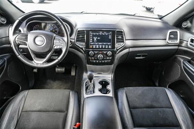 2021 Jeep Grand Cherokee Laredo XImage 24