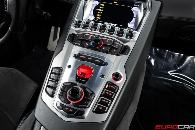 2015 Lamborghini Aventador *FRONT AXLE LIFT * IMMACULATE CONDITION*Image 29