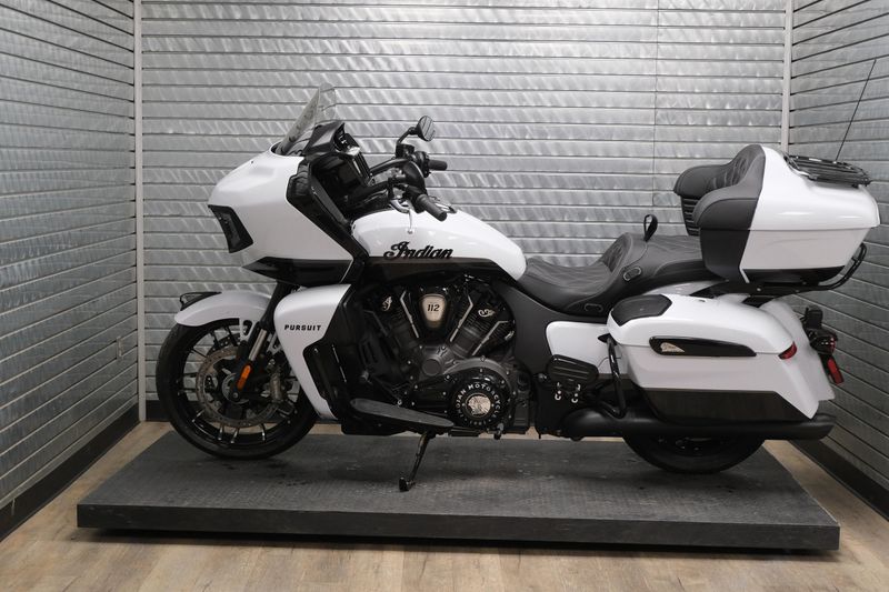 NEW 2025 INDIAN MOTORCYCLE PURSUIT DARK HORSE Image 6