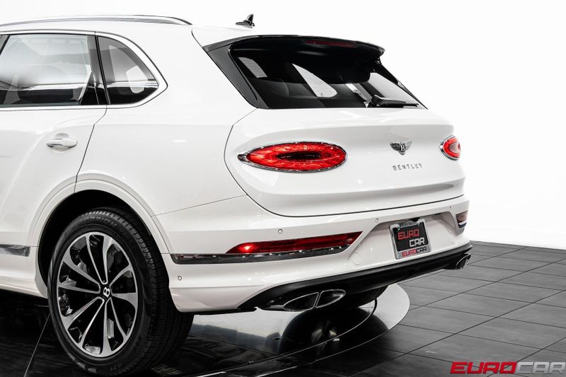 Used 2023 Bentley Bentayga *FRONT SEAT COMFORT SPEC*Image 16