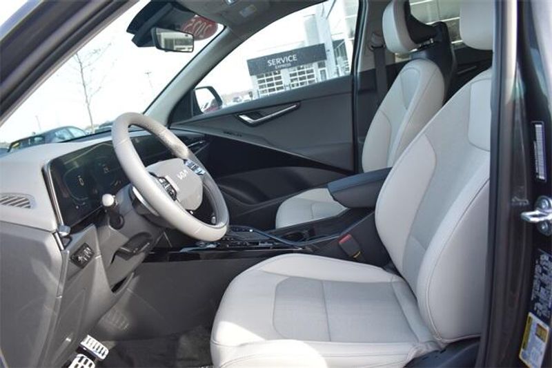 New 2025 Kia Niro EX TouringImage 23