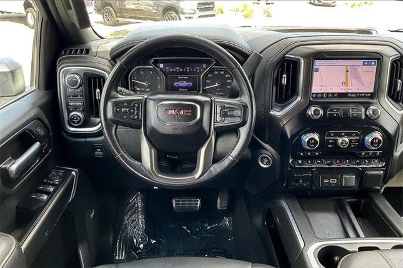 2022 GMC Sierra 2500HD AT4Image 4