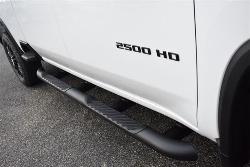 New 2025 Chevrolet Silverado 2500HD CustomImage 12