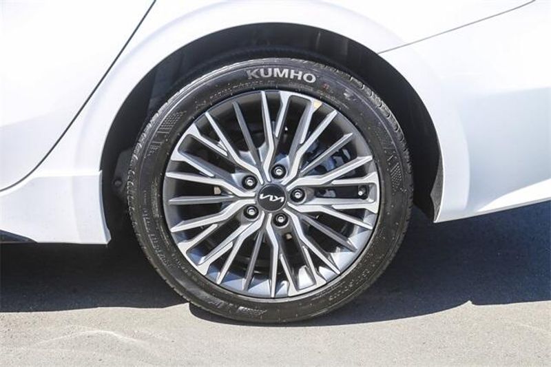 2023 Kia Forte GT-LineImage 12