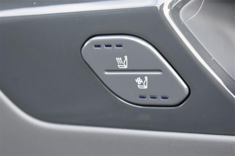 New 2026 Kia EV9 LandImage 14