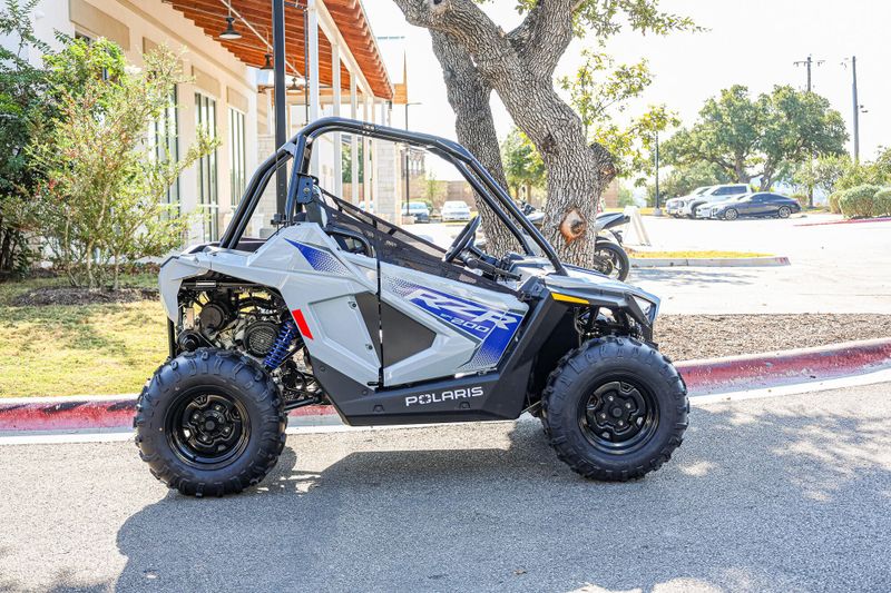 2025 Polaris RZR 200 EFI STORM GRAY AND BLUE Image 10