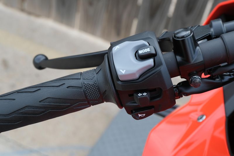 NEW 2026 SUZUKI GSX8R Image 24