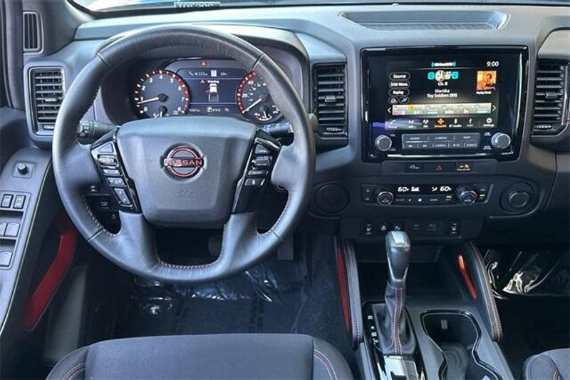 Used 2024 Nissan Frontier PRO-XImage 12