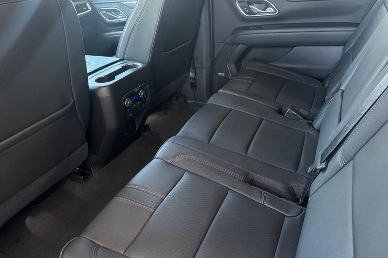 Used 2023 Chevrolet Suburban RSTImage 13