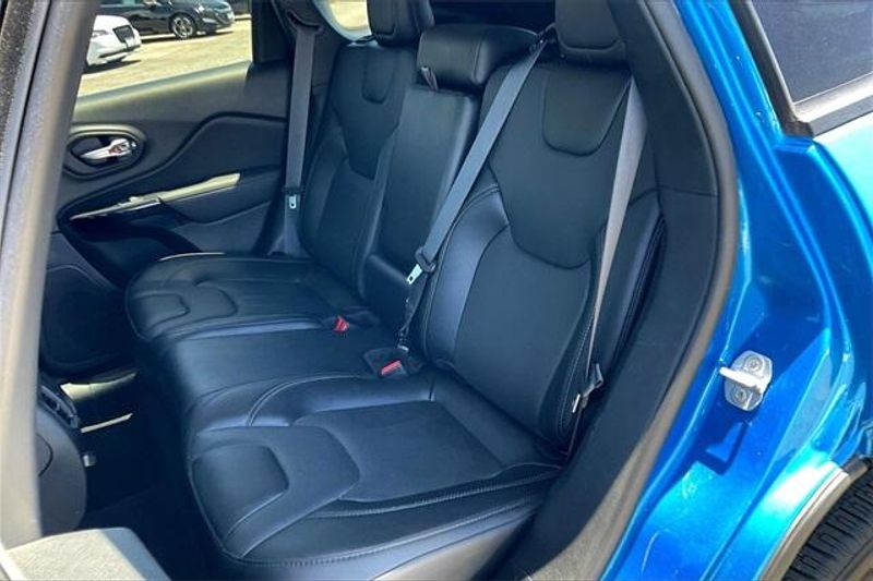 Used 2023 Jeep Cherokee AltitudeImage 23