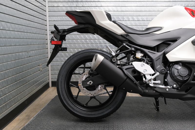 NEW 2026 YAMAHA YZF-R3 ABS 70TH ANNIVERSARY EDITION Image 15