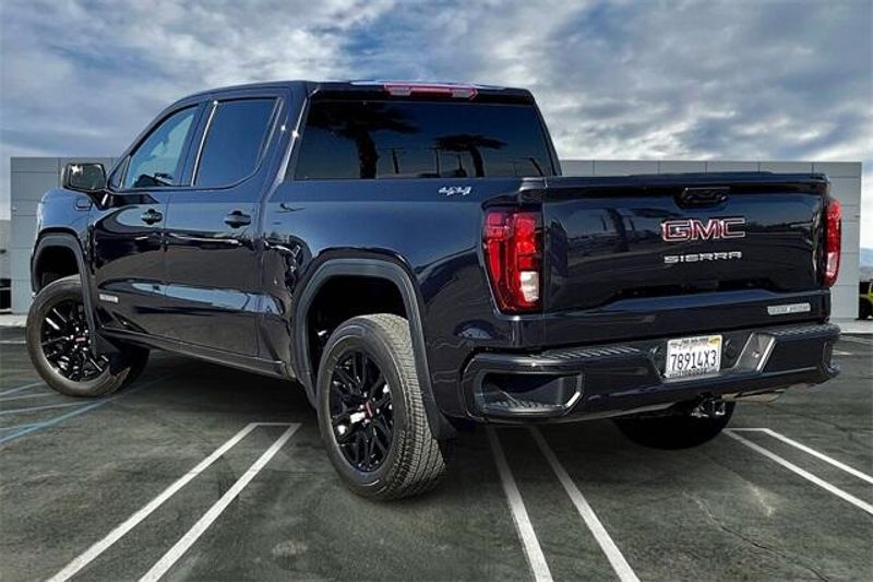 2024 GMC Sierra 1500 ElevationImage 10