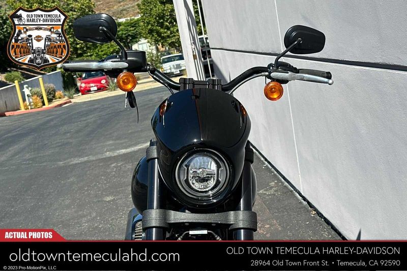 2021 Harley-Davidson Softail in a Black exterior color. BMW Motorcycles of Temecula – Southern California (951) 506-6903 bmwmotorcyclesoftemecula.com 