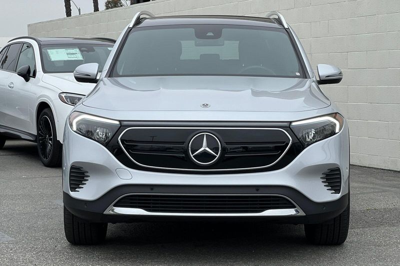 2023 Mercedes-Benz EQB 300Image 9