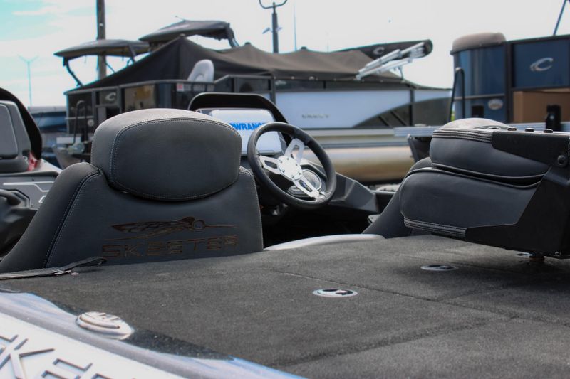 Used 2015 SKEETER ZX225 Image 31
