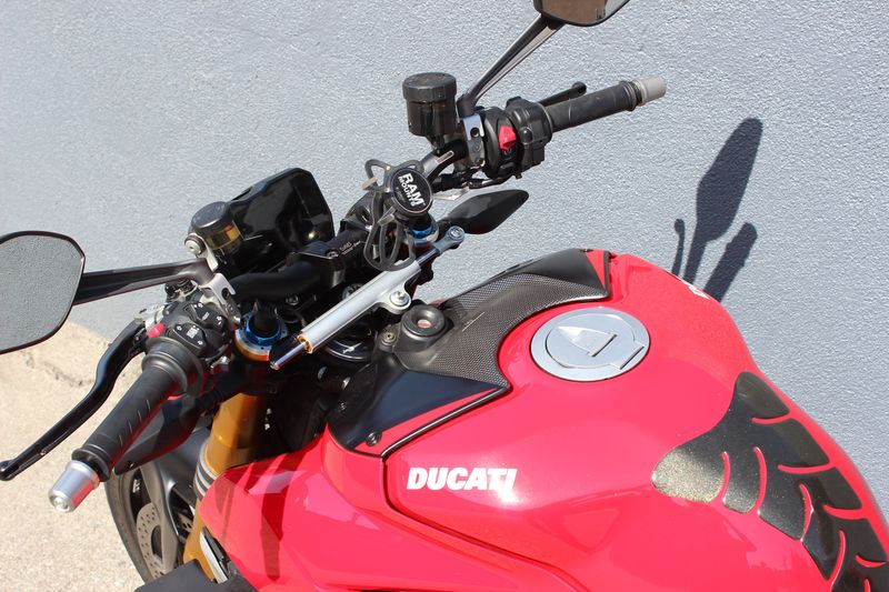 2022 Ducati Streetfighter V4Image 9