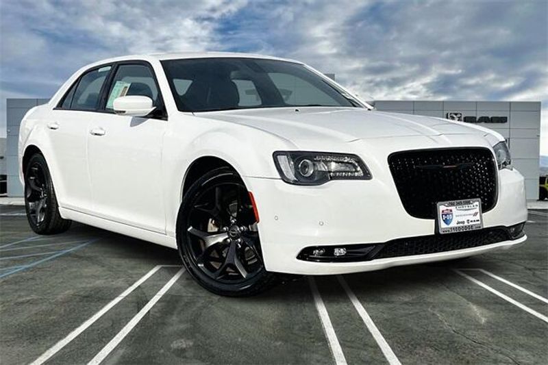 2022 Chrysler 300 SImage 12