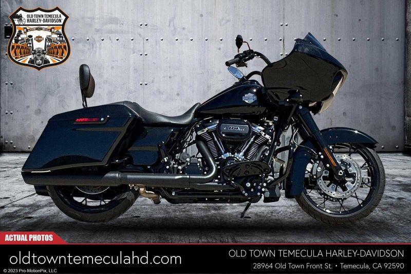 2023 Harley-Davidson Road Glide in a Black exterior color. BMW Motorcycles of Temecula – Southern California (951) 506-6903 bmwmotorcyclesoftemecula.com 