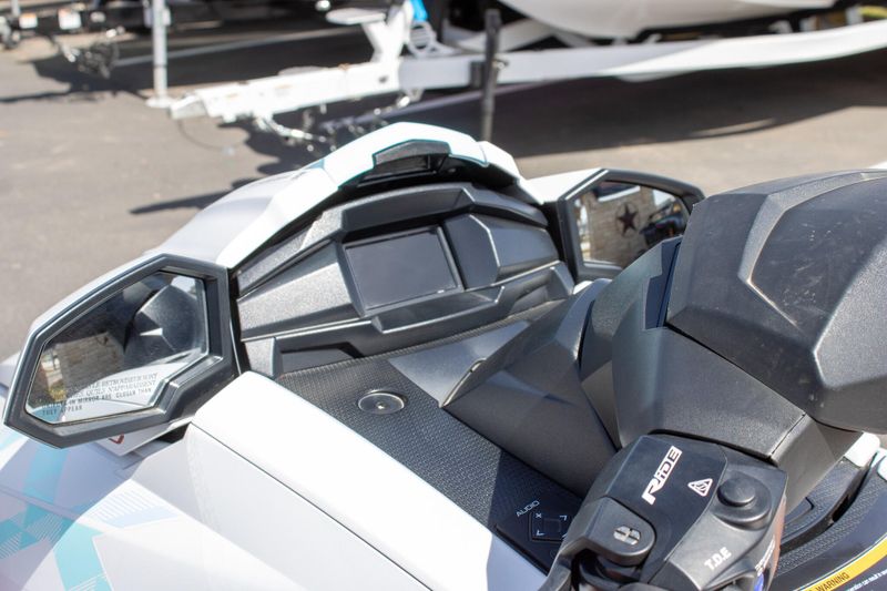 NEW 2025 YAMAHA VX LIMITED Image 13