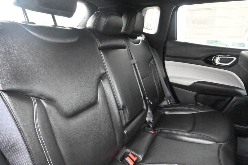 2025 Jeep Compass LimitedImage 13