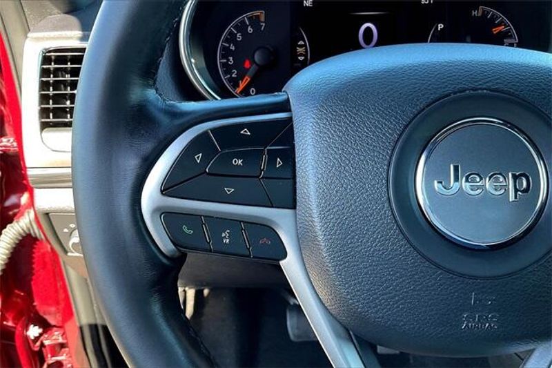 Used 2021 Jeep Grand Cherokee Laredo XImage 18